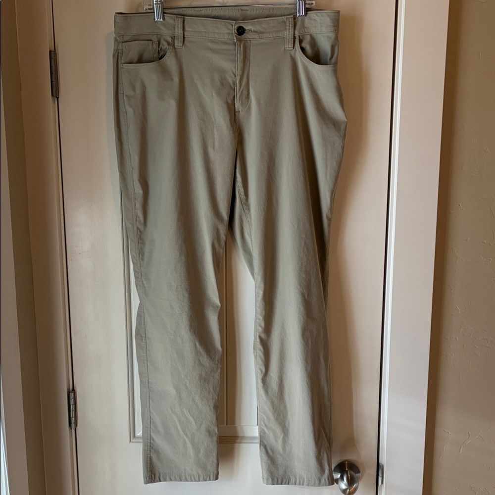 Eddie Bauer Women's Tan Straight Leg Travel/hiking Pants